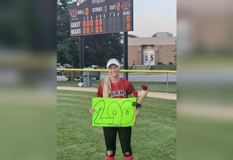 Linn-News - Staff Photo - Create Article