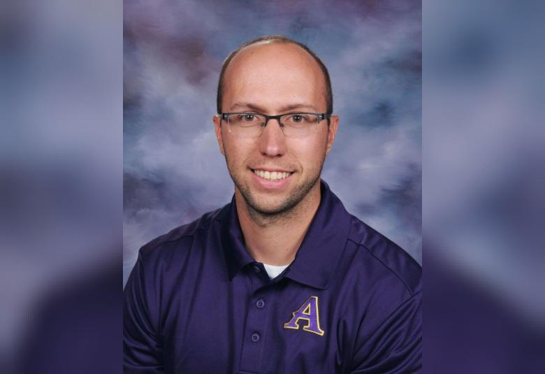 Linn-News - Staff Photo - Create Article