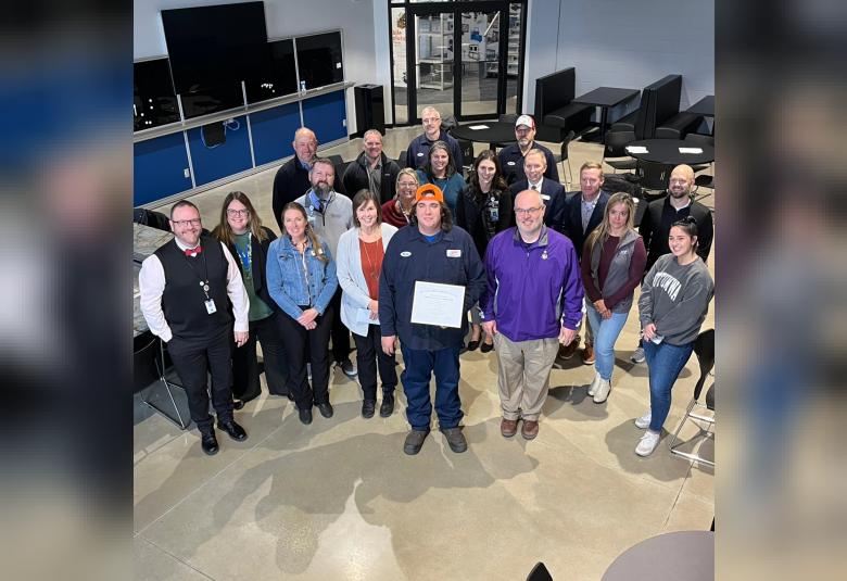 Linn-News - Staff Photo - Create Article