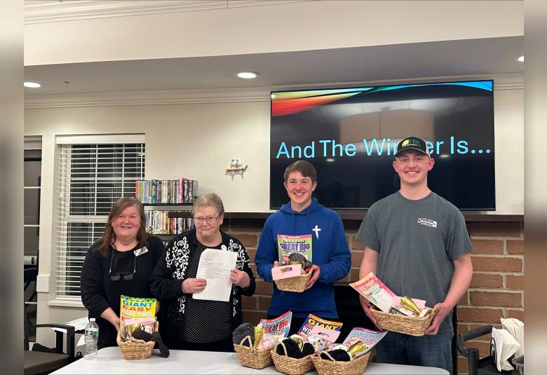 Linn-News - Staff Photo - Create Article