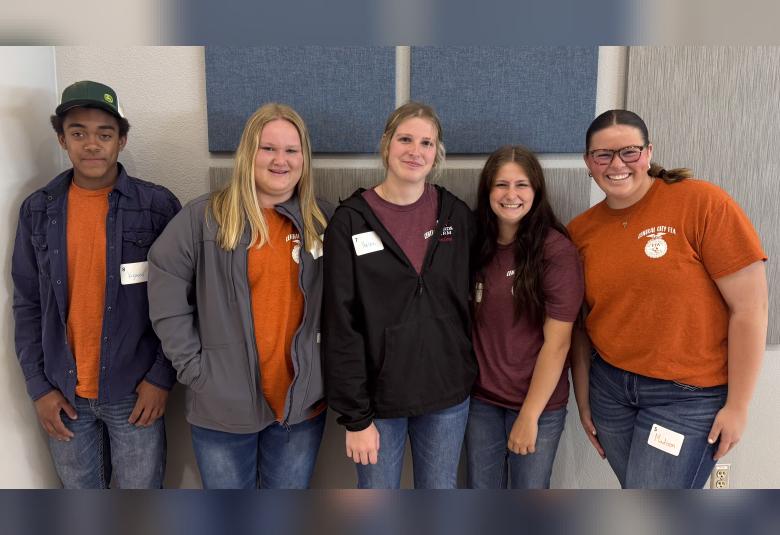 Linn-News - Staff Photo - Create Article