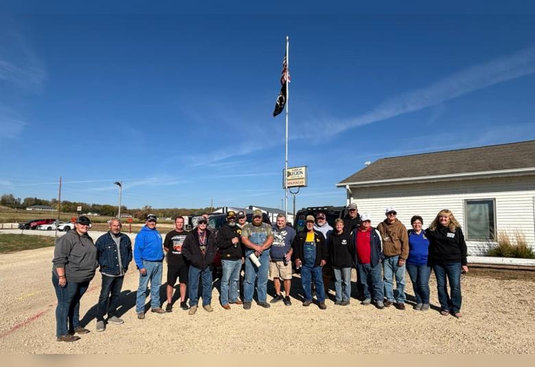 Linn-News - Staff Photo - Create Article