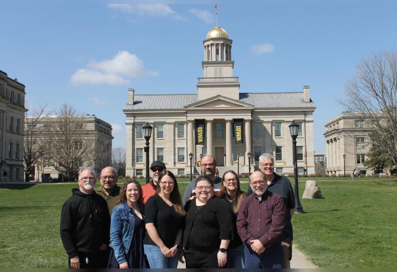Linn-News - Staff Photo - Create Article
